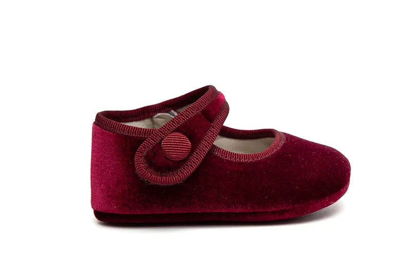 Merceditas velcro botón terciopelo burdeos